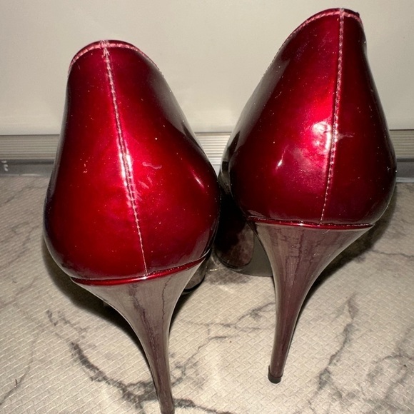 Stuwart Weitzman red metallic leather peep toe heel 9.5 Christmas holiday formal - Picture 14 of 15